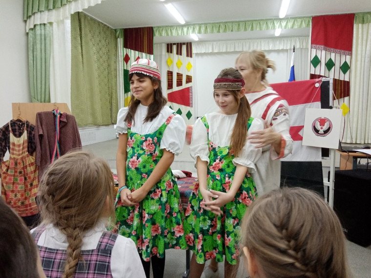 «Между Волгой и Уралом».